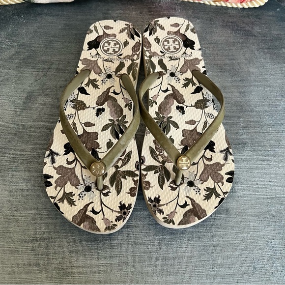 Tory Burch Shoes - Tory Burch Leaf Flip Flops